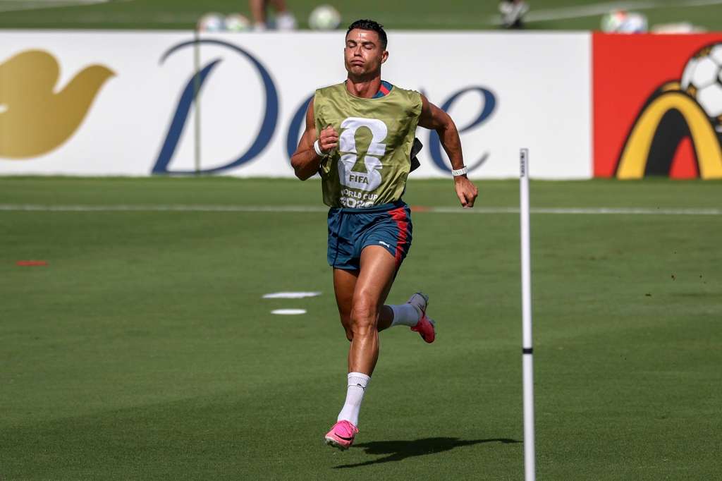 Palm Beach (Estados Unidos), 22/06/2026.- Portugal's national soccer player Cristiano Ronaldo attends a training session of the team in Palm Beach, Florida, USA, 22 June 2026. Portugal prepares for the upcoming FIFA World Cup 2026 match against Uzbekistan. (Mundial de Fútbol) EFE/EPA/MIGUEL A. LOPES
