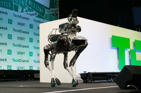 El fabricante del perro-robot pasa a manos de Softbank
