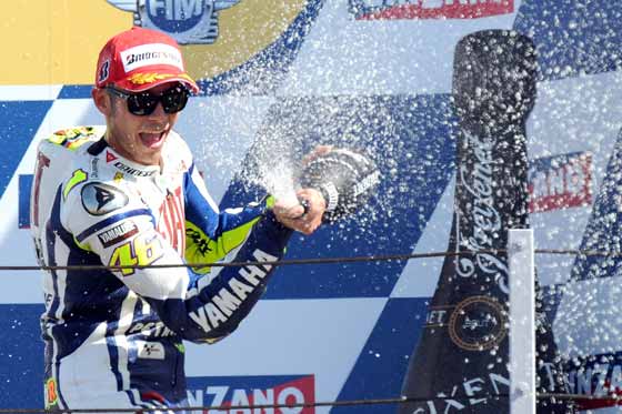 Valentino quiere repetir las celebraciones que solía hacer en los podios vestido de Yamaha / Archivo