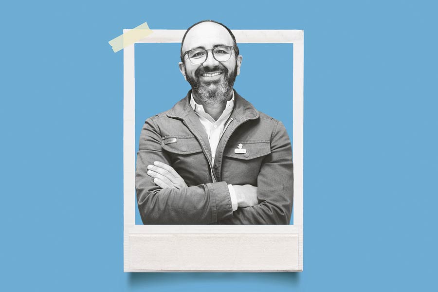 Moya es doctor en economía de la Universidad de California en Davis y trabaja como profesor asociado de la Universidad de Los Andes.
