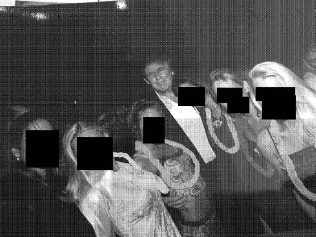 Nuevas fotos reveladas de Epstein