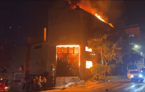 Un nuevo incendio, en una empresa de fibra de vidrio, se registró en Itagüí