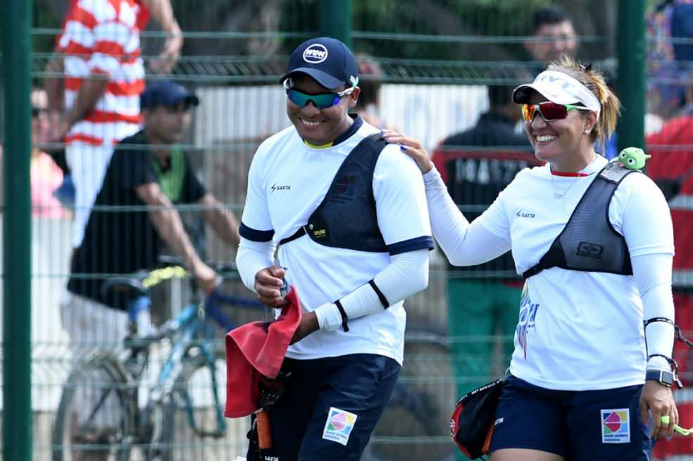 Ana María Rendón y Andrés Pila, integrantes de los equipos de tiro con arco recurvo femenino y masculino. / Juegos Bolivarianos