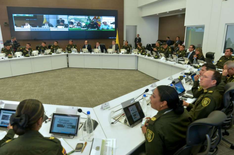Visita del Presidente Juan Manuel Santos a la sede de la Dirección de la Policía Nacional, este martes en Bogotá, para evaluar los resultados de la lucha contra las ‘ollas’ de expendio de drogas ilícitas.