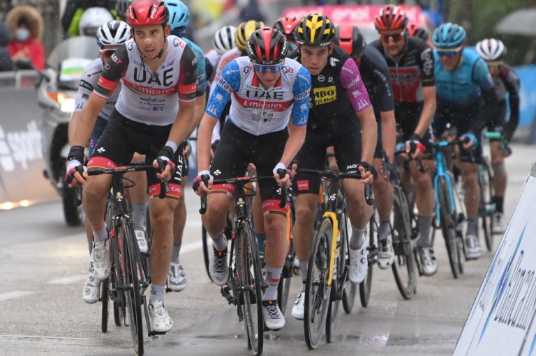 Tadej Pogacar dio una clase magistral en la Tirreno Adriático