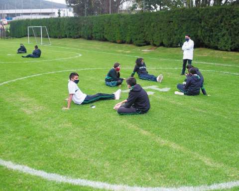 Los temores de prolongar la virtualidad en los colegios