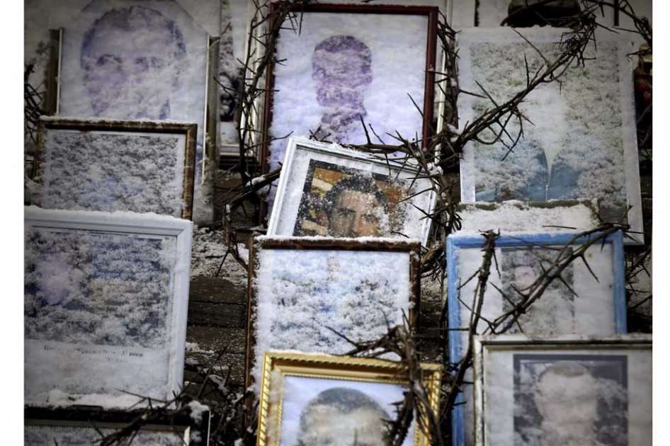 Altares en Kiev recuerdan a los fallecidos durante las protestas. / EFE