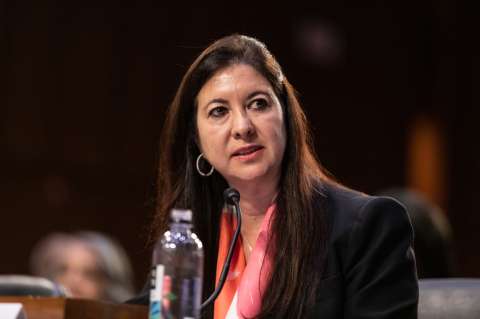 Adriana Kugler, de origen colombiano, es la primera gobernadora latina de la FED