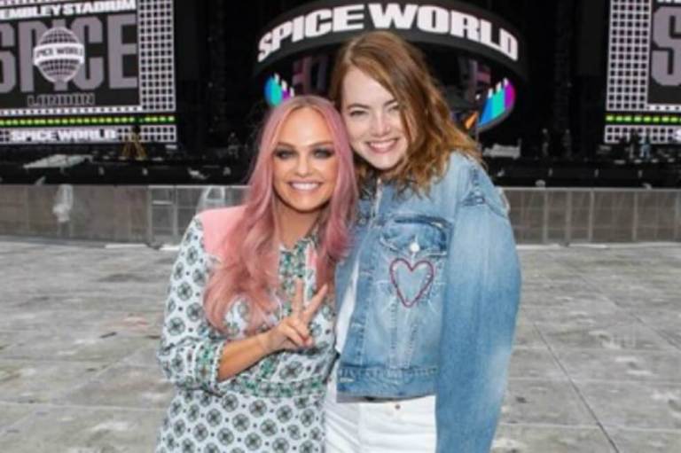 Emma Stone sufrió un accidente por ver a las Spice Girls en Londres