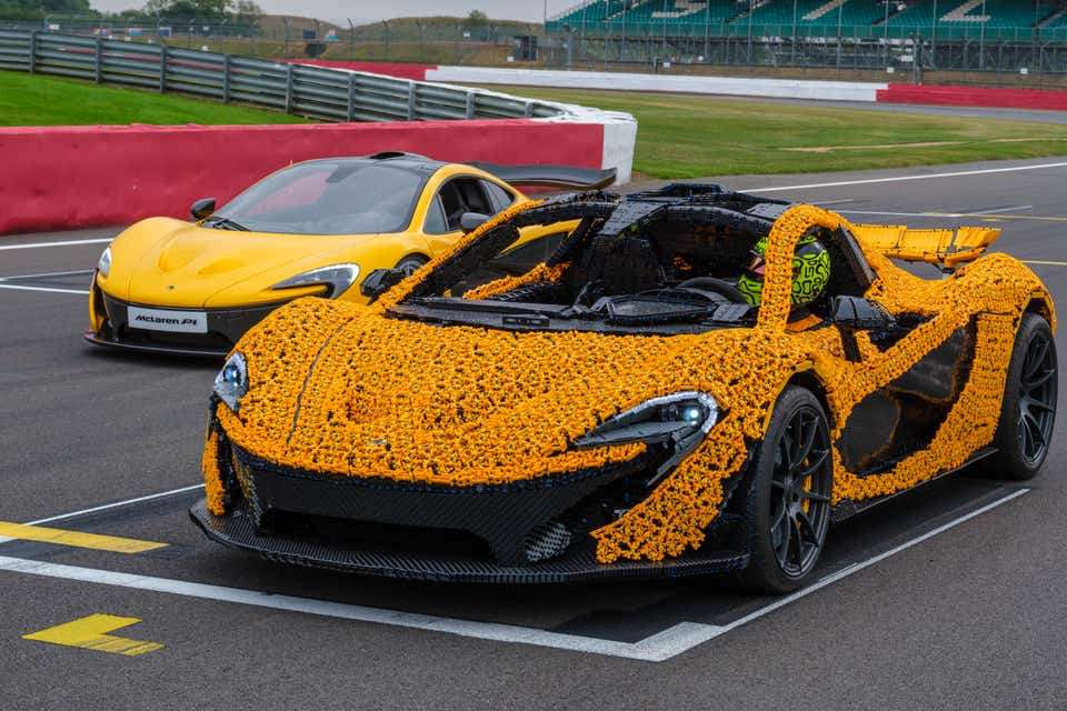 McLaren P1 y Lego