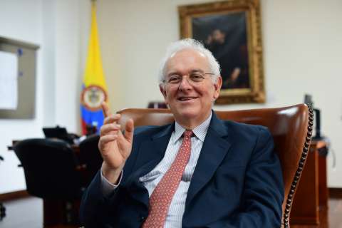 Gobierno pagará $4 billones adicionales del FEPC: ministro de Hacienda