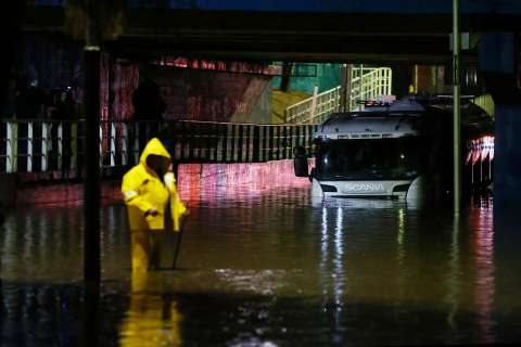 Chile declara estado de catástrofe por intensas lluvias que han dejado cinco muertos