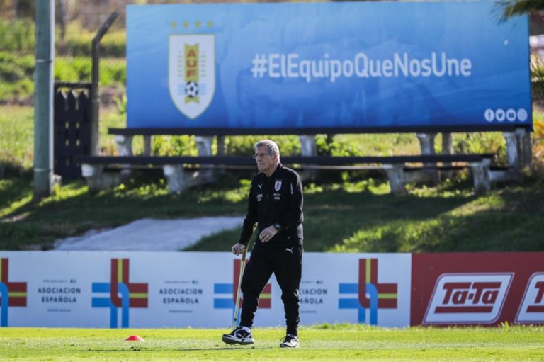 “Lo que actualmente se juega no es fútbol, es una versión de él”: Óscar Washington Tabárez