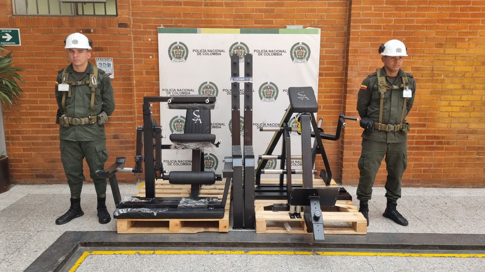 Dirección de Antinarcóticos reportó una operación en el aeropuerto El Dorado que evitó el envío de 10kg de cocaína ocultos en dos máquinas para hacer ejercicio que iban a Estados Unidos.