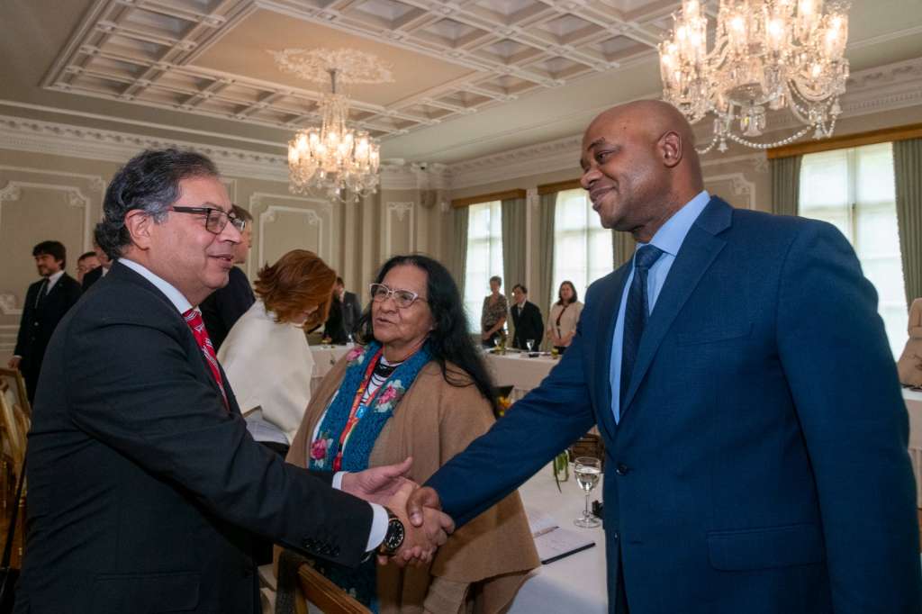 El presidente Gustavo Petro estuvo con el ahora designado canciller Luis Gilberto Murillo, junto a la embajadora Leonor Zalabata y otros funcionarios, este 8 de febrero en la Casa de Nariño.