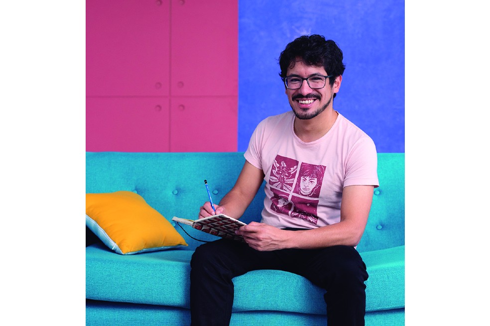 José Rosero, codirector de Casa tinta, un espacio dedicado a la ilustración. El lugar abre de martes a sábado, de 2 a 6 de la tarde, en Bogotá.