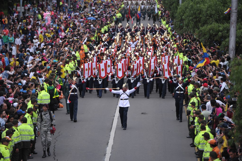 Desfile militar realizado el 20 de Julio, día de la Independencia de Colombia.