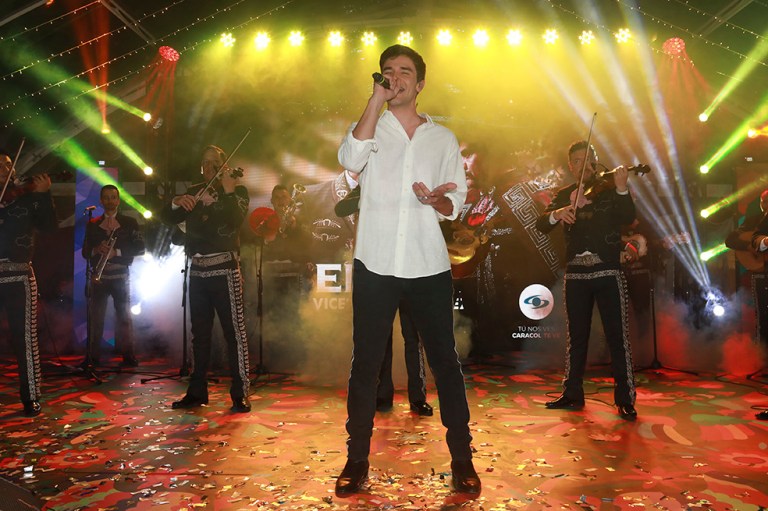 Alejandro Santa Maria Homenaje a el rey Vicente Fernandez