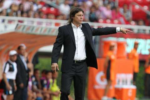 Almeyda se solidariza con Juan Carlos Osorio y afirma que de las críticas se aprende