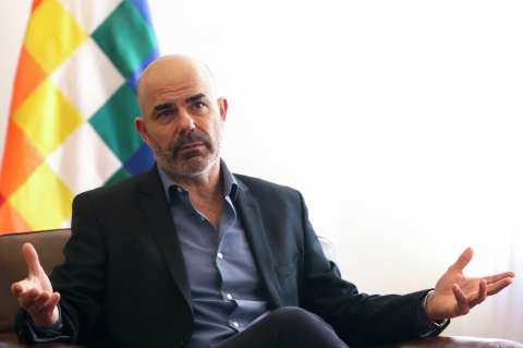 Sacheri: adaptar una novela al cine es “todo un aprendizaje de humildad” para un escritor