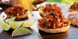 Arepas rellenas de chile, chorizo ??y maíz