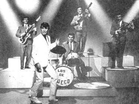 Imagen de una de las presentaciones de "Los del fuego", plenos años 60, con Sandro como voz principal. / Cortesía