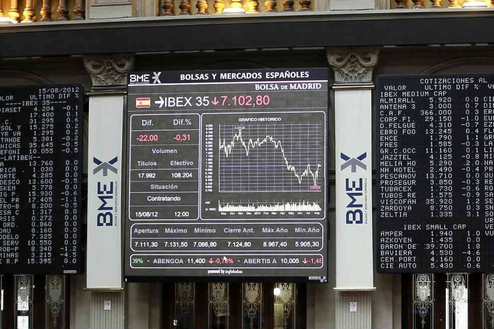 Los números rojos invadieron las plazas bursátiles de Europa. / EFE