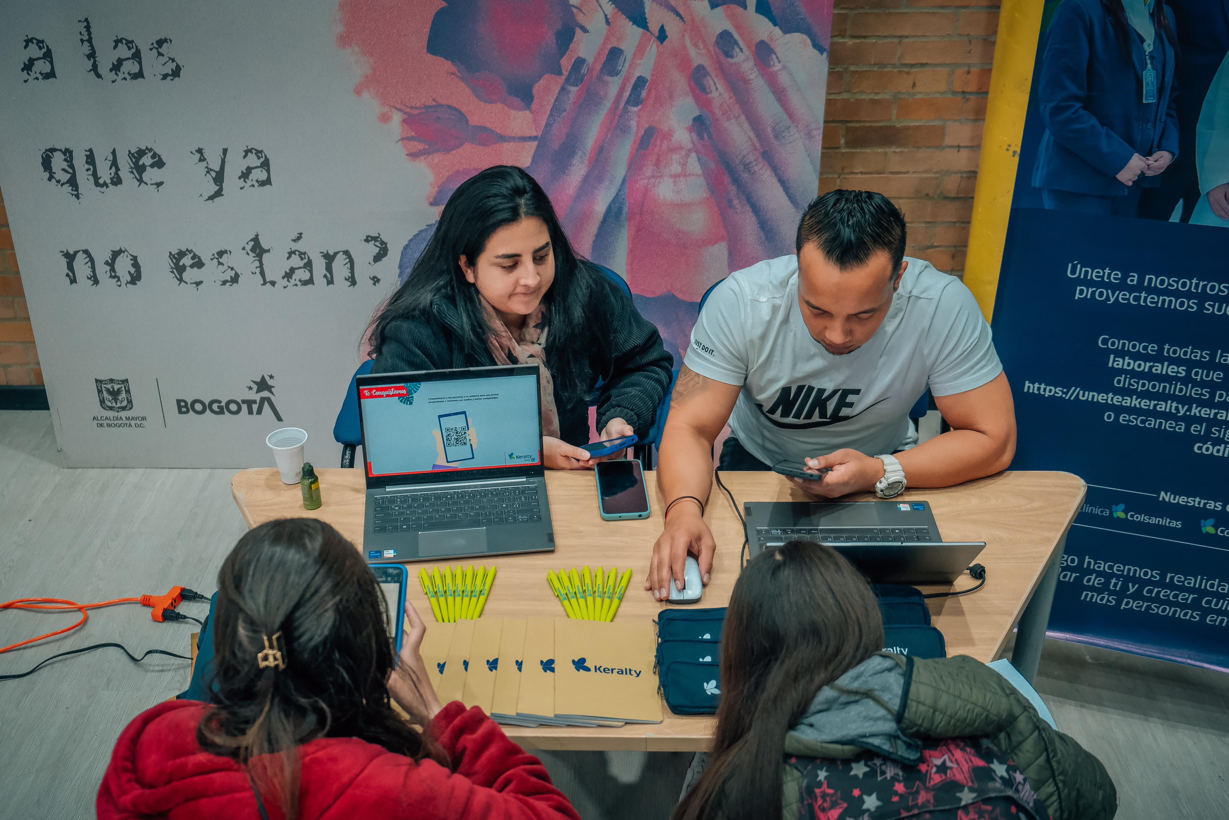 Personas migrantes también pueden hacer parte de esta convocatoria laboral. En ediciones anteriores, más del 70% han encontrado trabajo.