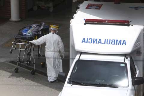 Los contagios y muertes por COVID-19 en Colombia siguen en descenso