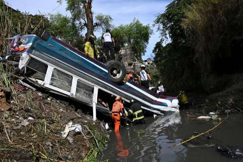 Muertos por accidente de bus en Guatemala son más de 55, estas son las hipótesis