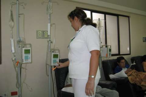 Presentan inmunoterapia más eficaz que ‘quimio’ contra el cáncer de pulmón