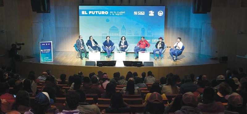 En el foro de aspirantes a la Gobernación de Cundinamarca participaron Jorge Emilio Rey, Nancy Patricia Gutiérrez, Alfredo Molina, Yeilor Rafael Espinel, Liliana García y Jorge Lozano.