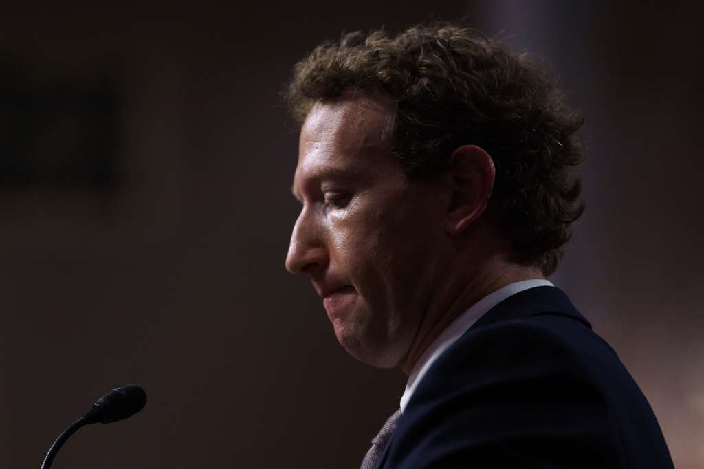 Washington Dc (Usa), 31/01/2024.- Meta CEO Mark Zuckerberg testifies before the Senate Judiciary Committee hearing on protecting children from sexual exploitation online in the Dirksen Senate Office Building in Washington, DC, USA, 31 January 2024. House lawmakers are finding rare bipartisan support for their Kids Online Safety Act, which seeks to fight online child sexual abuse. EFE/EPA/WILL OLIVER