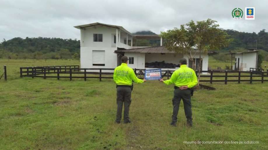 Finca que pertenecería a los exjefes del Clan del Golfo, ahora en poder de las autoridades.