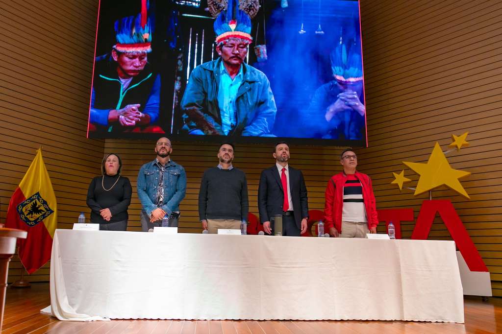 Ceremonia en la que Carlos Fernando Galán entregó el borrador del Plan de Desarrollo Distrital al Consejo Territorial de Planeación Distrital.