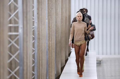 Miu Miu cierra la Semana de la Moda de París redefiniendo la elegancia