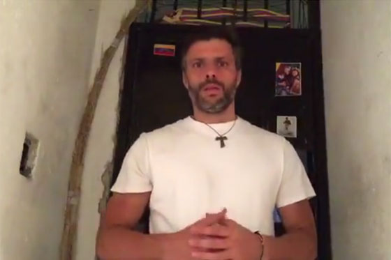 Imagen del opositor venezolano Leopoldo López, preso y acusado por hechos de violencia de febrero de 2014.