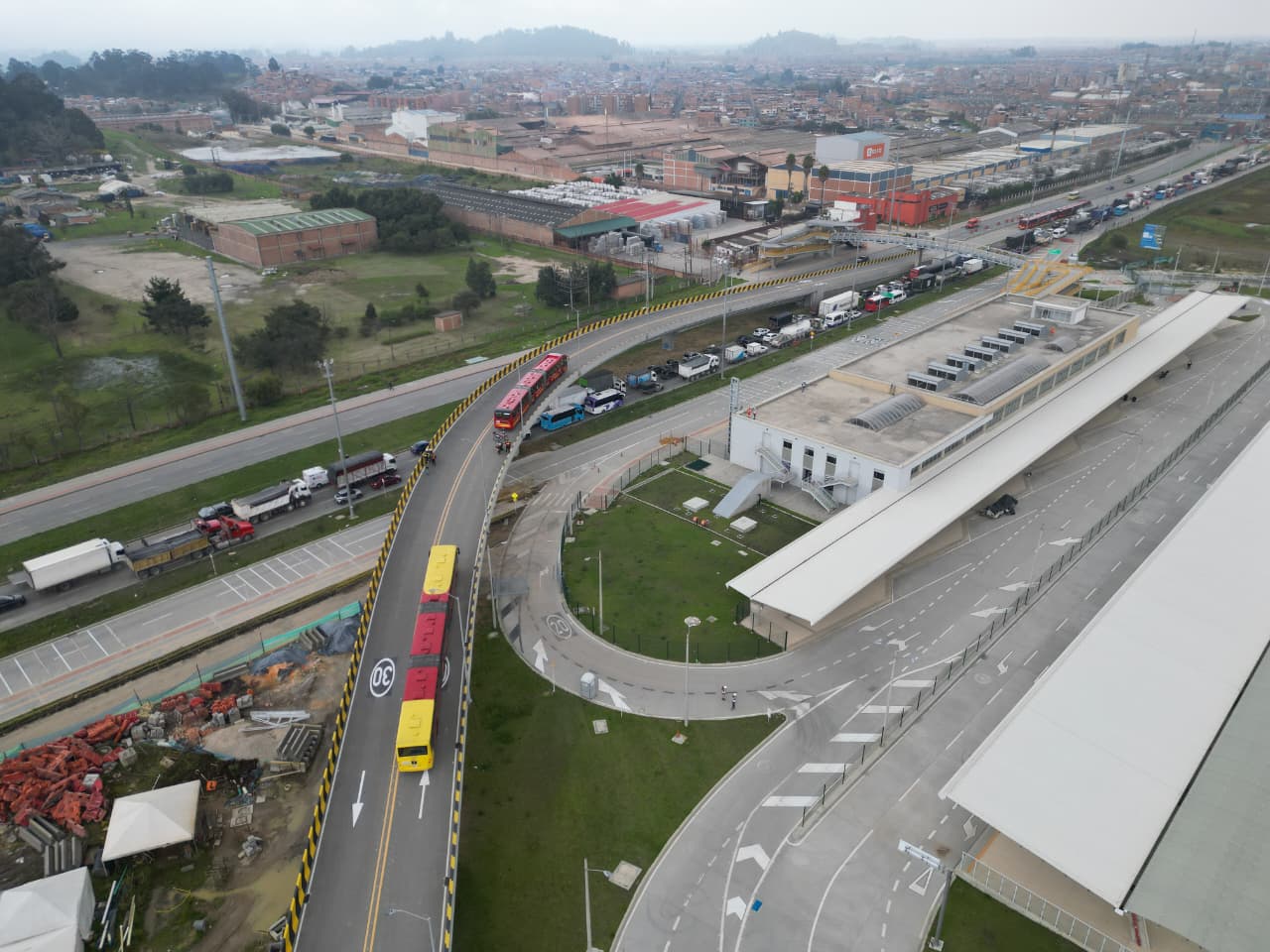 Pruebas de Transmilenio en el portal El Triunfo en Soacha