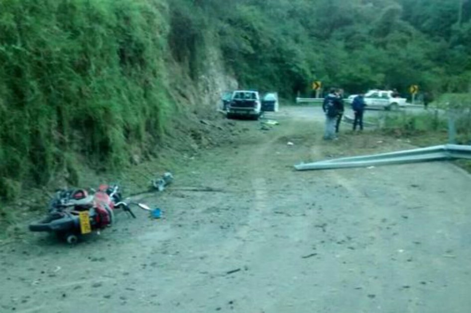 Imágenes de la emboscada de las Farc en la que murieron dos policías. / Twitter @PalomaValenciaL