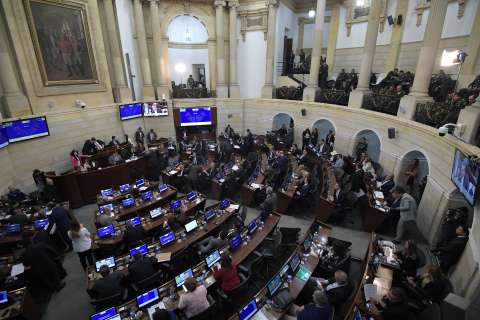 Proyecto busca normalizar plazos para acceso a la información a periodistas y congresistas