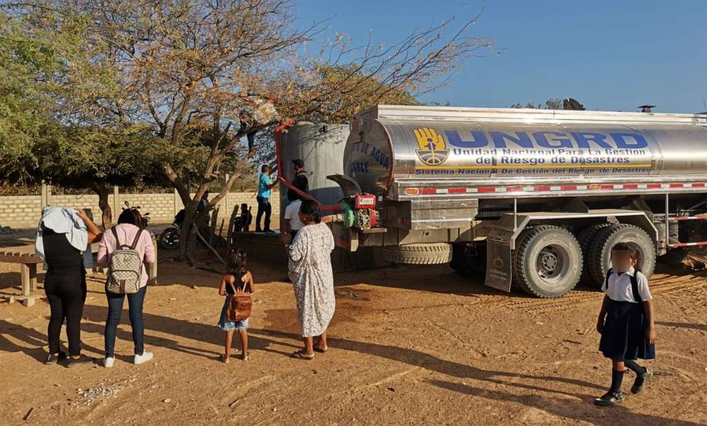 Los 40 carrotanques que adquirió la UNGRD, y por los cuales hay denuncias de sobrecostos, ya recorren La Guajira.