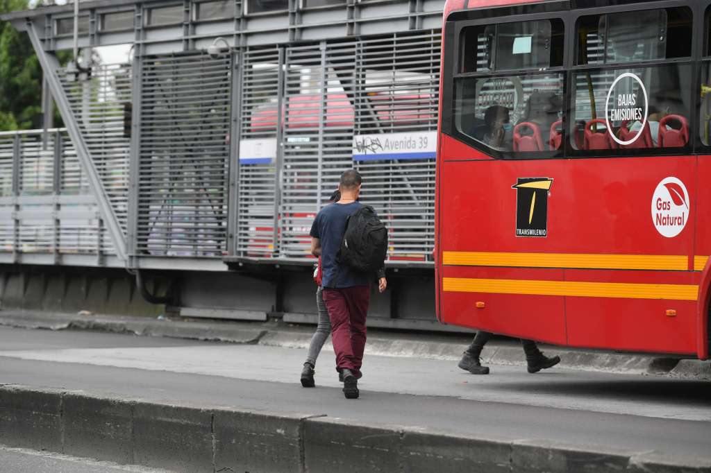 Nuevas puertas anticolados de Transmilenio.