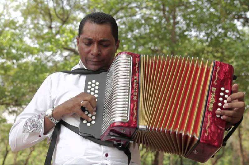 Hugo Carlos Granados lidera la fundación Dinastía, Juglares y Reyes Vallenatos, cuyo objetivo es preservar el folclor. / Cortesía: Telecaribe