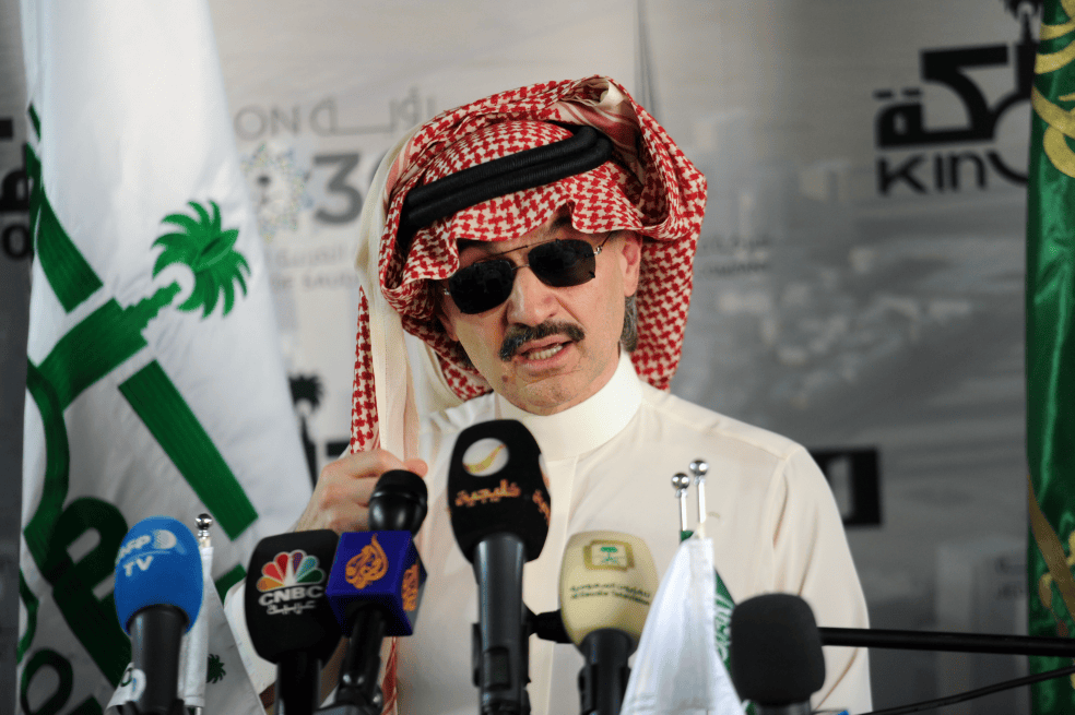 El príncipe Alwaleed bin Talal tiene también empresas mediáticas en Arabia Saudita y países vecinos. / Foto: AFP