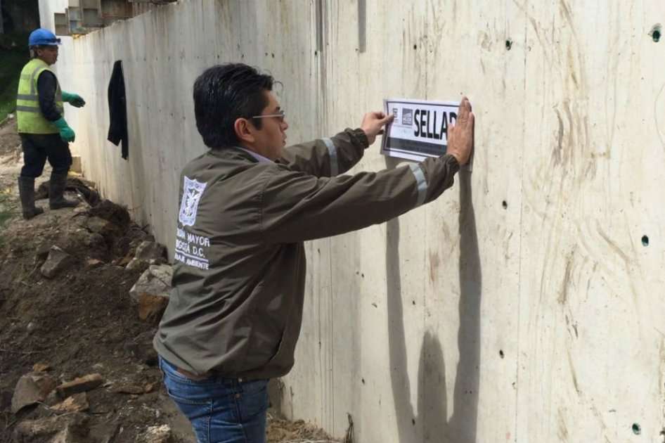 La Secretaría de Ambiente de Bogotá ordenó el pasado viernes el cierre de dos obras que se adelantaban en las Universidades Central y Javeriana, en el centro de la ciudad, tras determinar que violaban las normas ambientales. / Secretaría de Ambiente