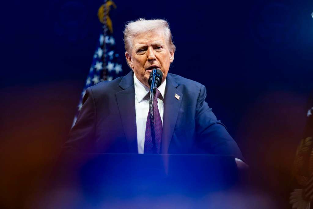 WASHINGTON (United States), 08/09/2025.- US President Donald Trump speaks at the religious liberty commission at the Museum of the Bible in Washington, DC, USA, 08 September 2025. Trump spoke about religion in schools, limiting transgender surgeries, and his administration's attempt to end what he termed the woke agenda. EFE/EPA/JIM LO SCALZO / POOL