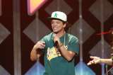 A Bruno Mars se le incendió el escenario en Escocia
