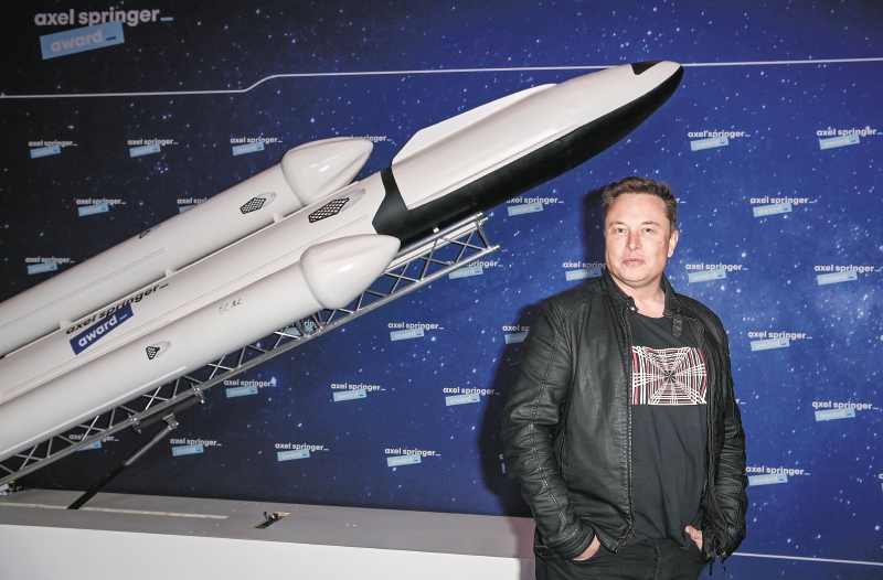 EA2381. BERLIN (ALEMANIA), 02/06/2022.- Fotografía fechada el 01 de diciembre de 2020 de Elon Musk en Berlin (Alemania). Elon Musk no se anda con ambages y el trabajo para él es presencial o nada. En ese espíritu fue que le envió una carta a sus trabajadores en Tesla en la que los conminó a regresar al trabajo presencial o irse de la compañía. Este es uno de los clics tecnológicos de la semana en Améroca. EFE/EPA/BRITTA PEDERSEN / POOL