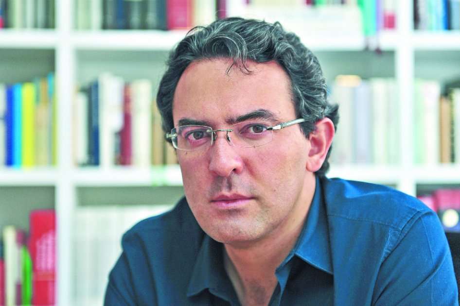 Juan Gabriel Vásquez vivió en Europa durante casi 15 años y regresó al país tras el nacimiento de sus dos hijas. / Cortesía