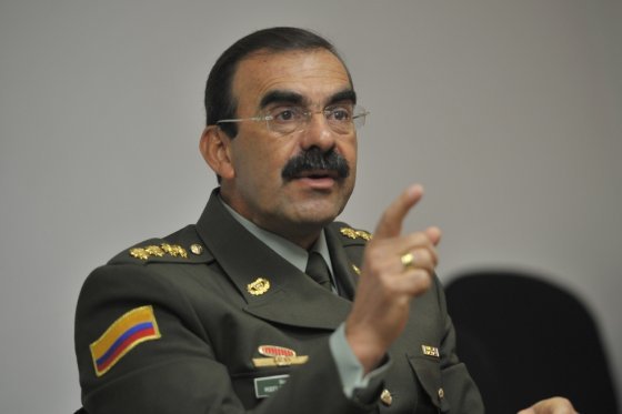 Precluyen investigación contra el general (r) Palomino por el “cartel de vándalos”